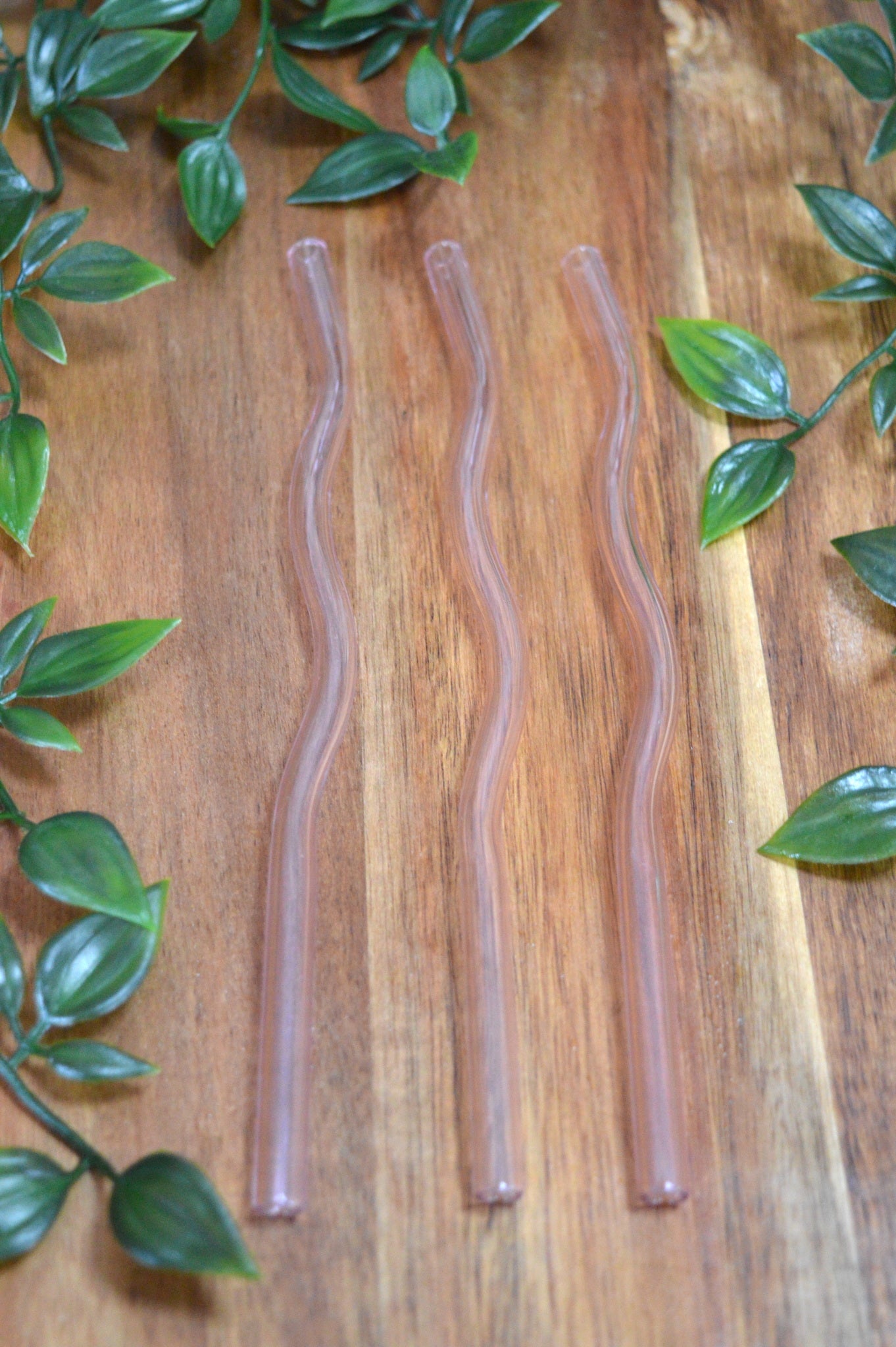 Wavy Pink Reusable Glass Straw (1 straw)