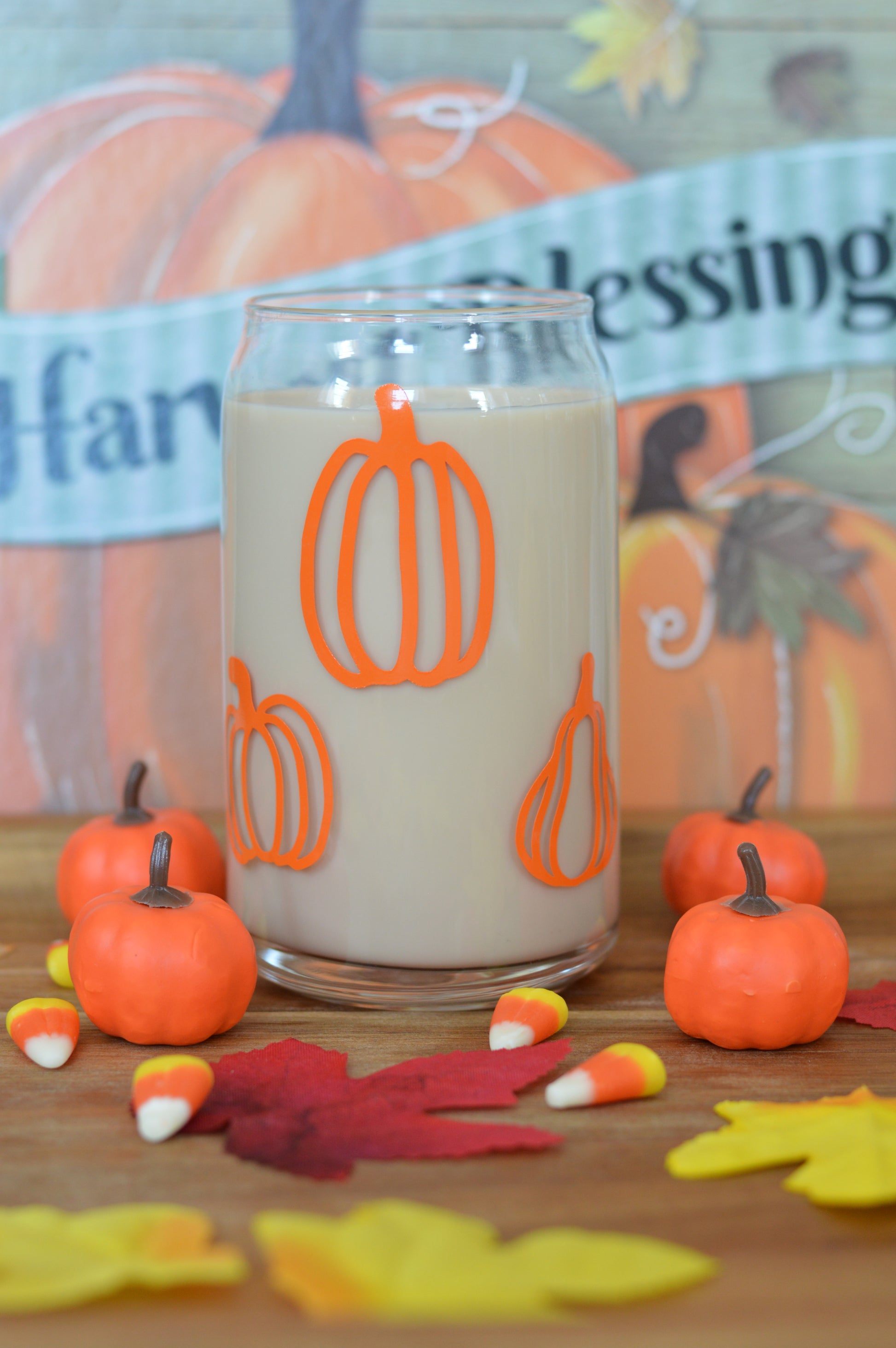 Pumpkins 16 oz Glass Cup with Bamboo Lid