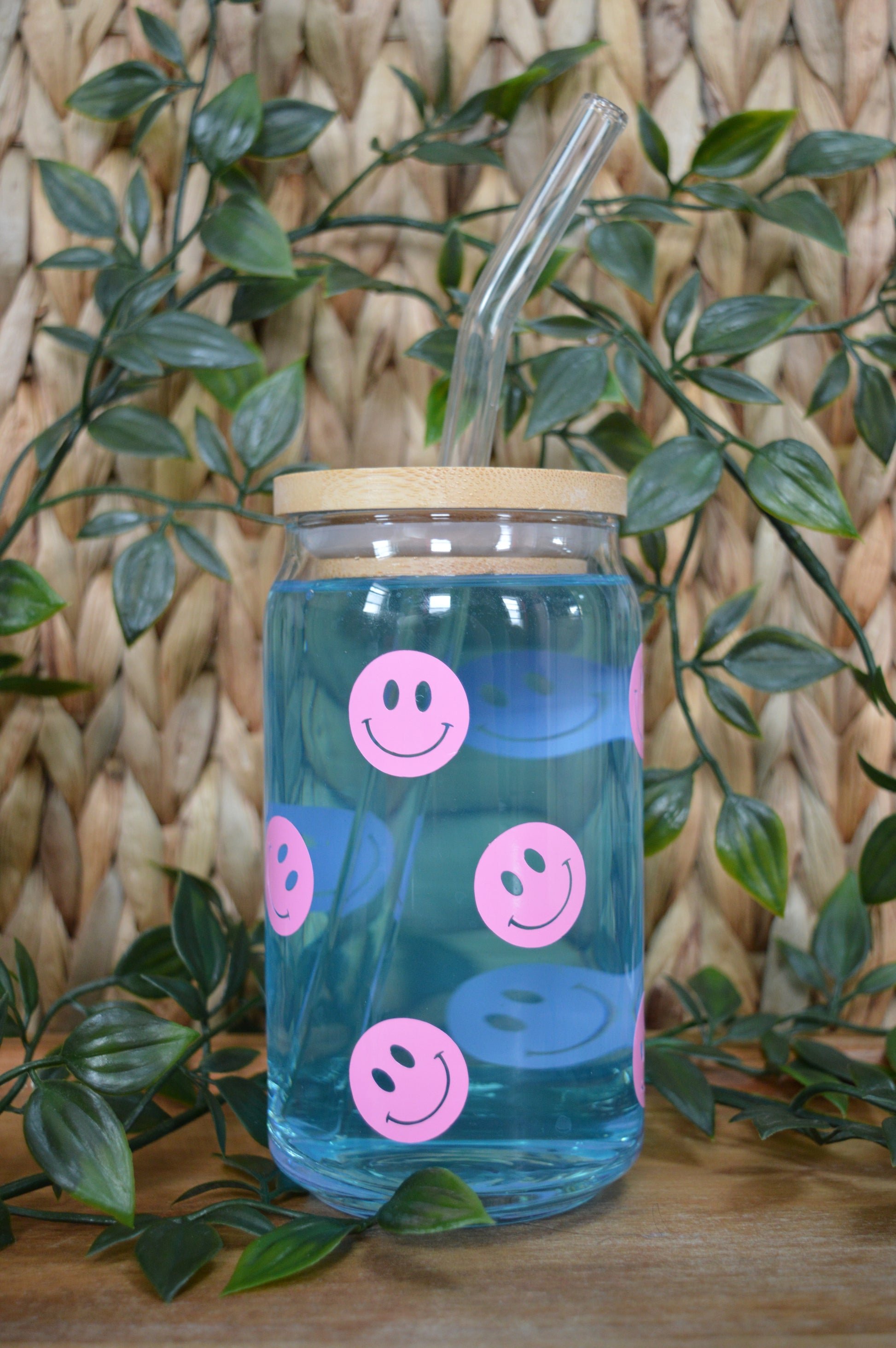 Hot Pink Smiley Face Glass Can, Smiley Face Cup, Glass Coffee Cup, Coffee Glass  Cup, Glass Can, Iced Coffee Glass, Smiley Face Beer Can 