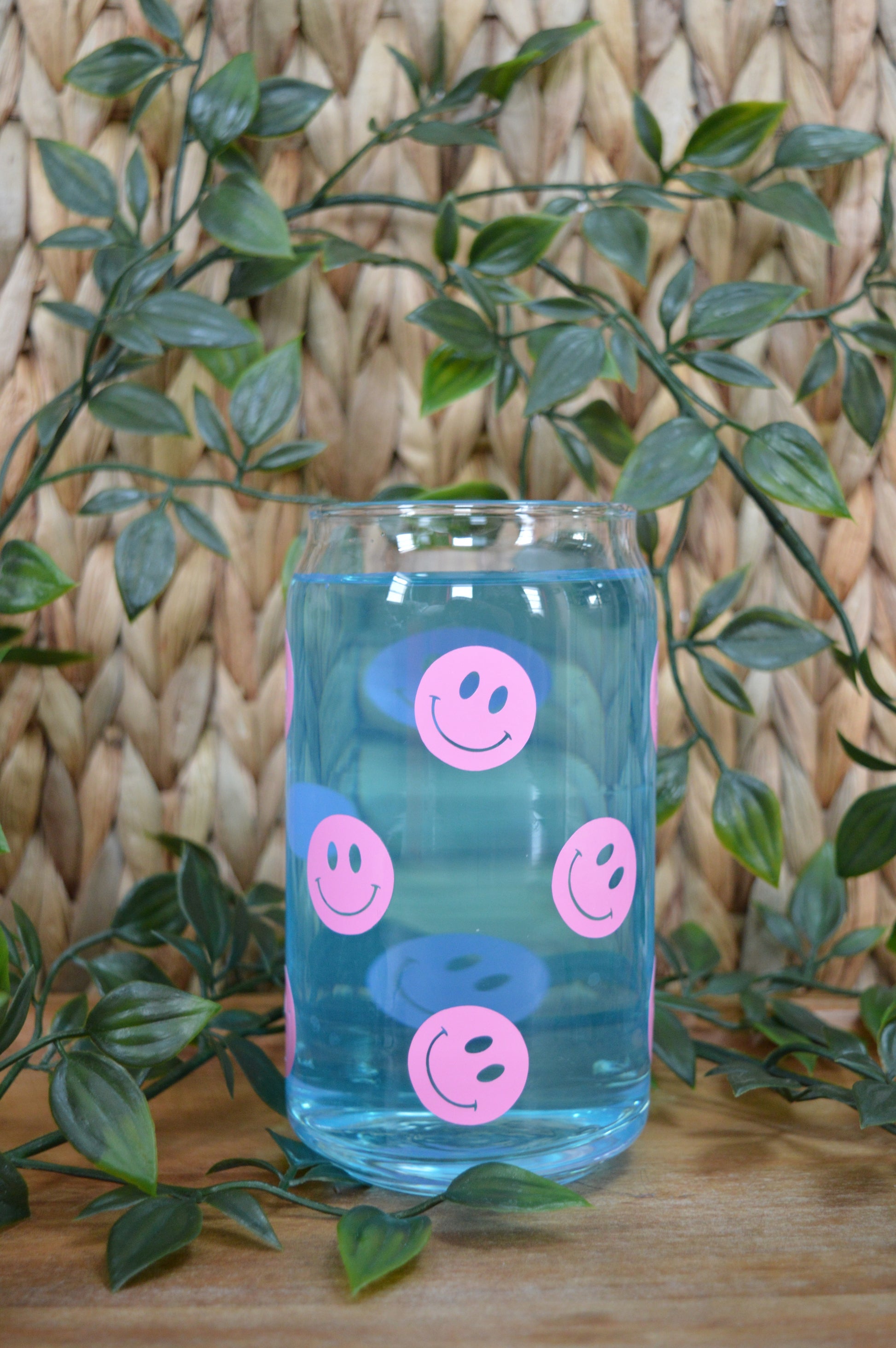 Hot Pink Smiley Face Glass Can, Smiley Face Cup, Glass Coffee Cup, Coffee  Glass Cup, Glass Can, Iced Coffee Glass, Smiley Face Beer Can 